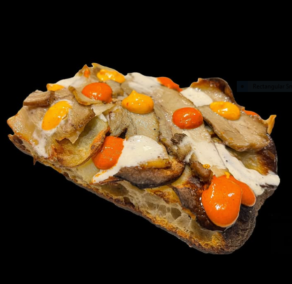 Roman slice with porchetta, potato and sauces